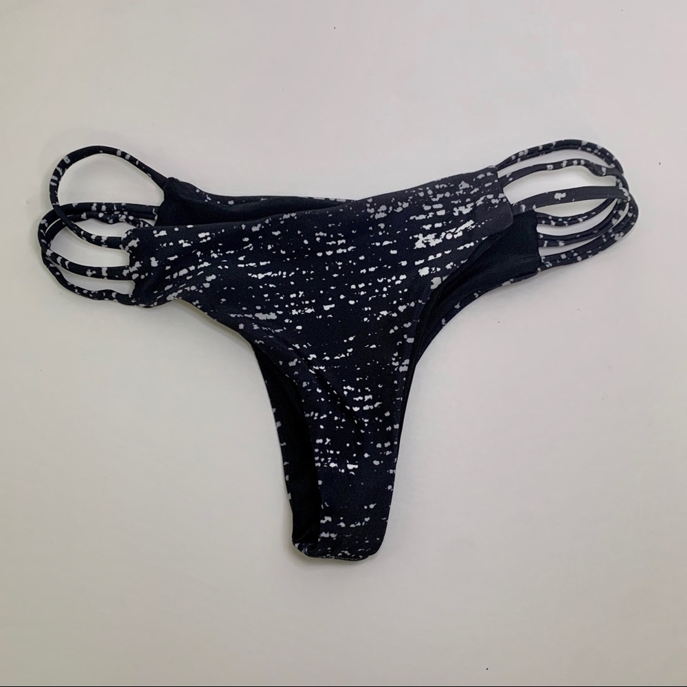 Bikini bottoms